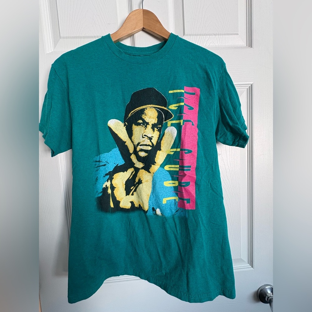 Size medium ICE CUBE turquoise short sleeve Tshirt.